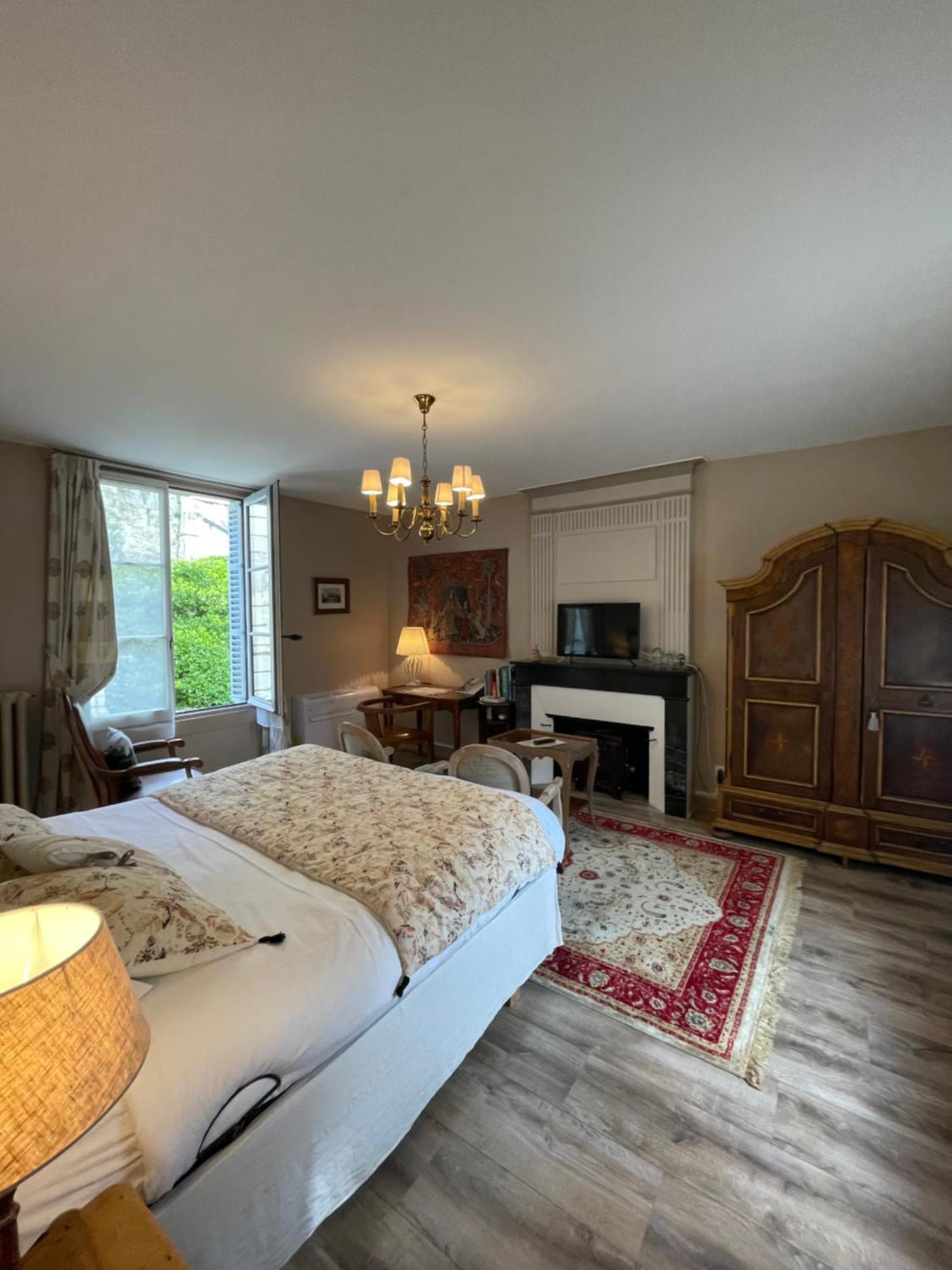 Au Relais Saint Maurice Bed and Breakfast Chinon Esterno foto