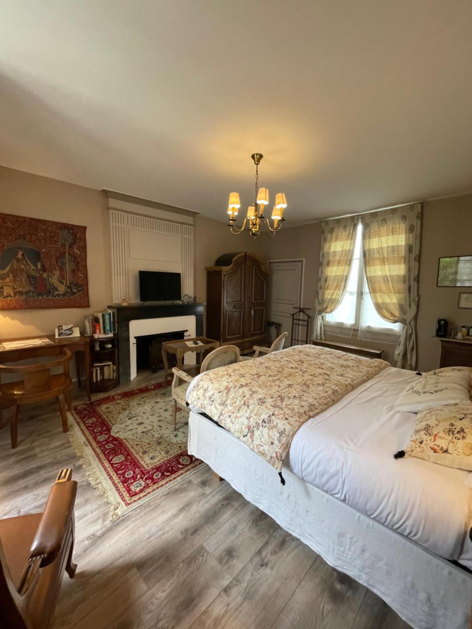 Au Relais Saint Maurice Bed and Breakfast Chinon Esterno foto